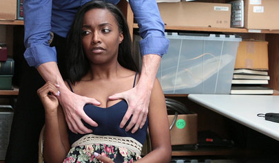 Shoplifter gets taught a lesson by sucking a hard donger