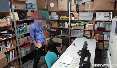 Shoplifter gets taught a lesson by sucking a hard donger