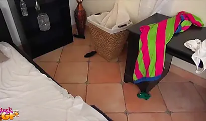 Beautiful Simone Styles gets down on her knees to blow his dick