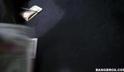 Sensational Anya Ivy gets her pussy pumped in the backseat