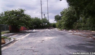 Sensational Anya Ivy gets her pussy pumped in the backseat