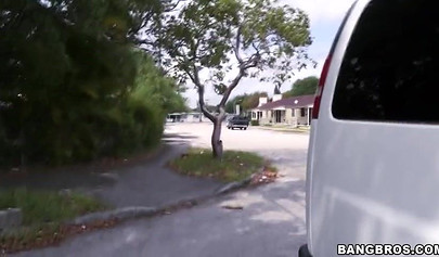 Sensational Anya Ivy gets her pussy pumped in the backseat