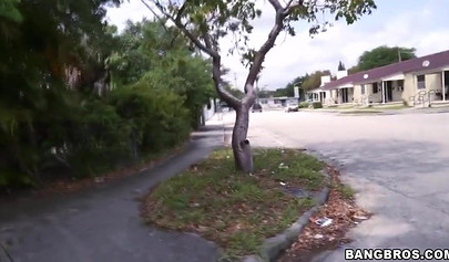 Sensational Anya Ivy gets her pussy pumped in the backseat