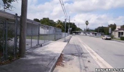 Sensational Anya Ivy gets her pussy pumped in the backseat