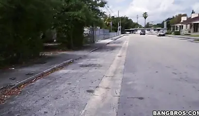 Sensational Anya Ivy gets her pussy pumped in the backseat