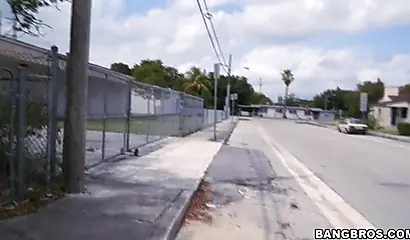 Sensational Anya Ivy gets her pussy pumped in the backseat