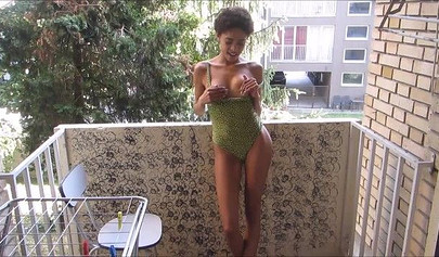 Stunning babe Luna Corazon gives a blowjob to her lover before riding