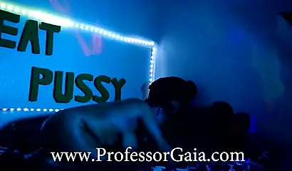 Amateur babe gets eaten by a stranger at the club