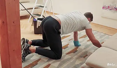 Luna Corazon makes him eat her pussy before he nails her