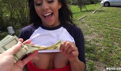 Priya Price gets on her knees outdoors and starts sucking