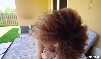 Cecilia Lion takes off her shirt to make a quick buck