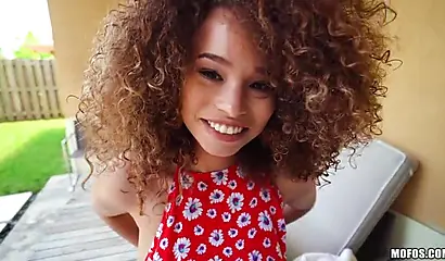 Cecilia Lion takes off her shirt to make a quick buck