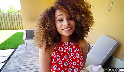 Cecilia Lion takes off her shirt to make a quick buck