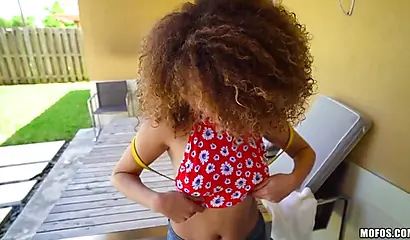 Cecilia Lion takes off her shirt to make a quick buck