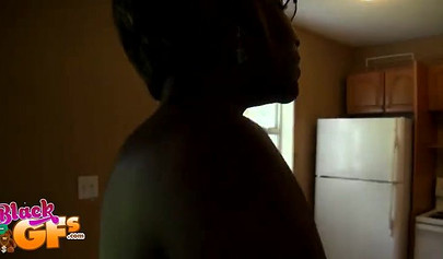 Sexy babe with a curvy waist & nice ass cheeks poses