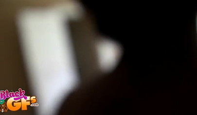 Sexy babe with a curvy waist & nice ass cheeks poses