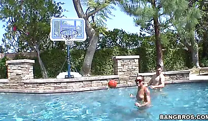 Brown babe gets out of the pool to have some fun sucking cock right next to it