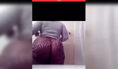 Black babes show off their asses on cam like complete amateurs for our pleasure