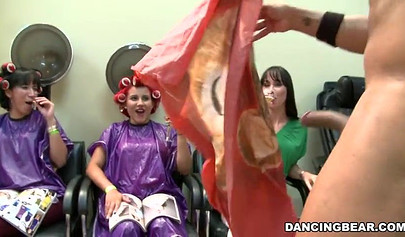 Hot party where ebony babes come to suck on cock