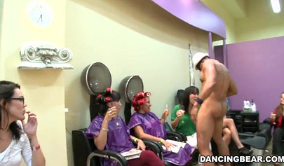 Hot party where ebony babes come to suck on cock