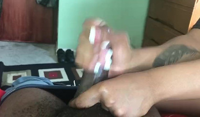 Black babe shows us how to jerk off her boyfriend