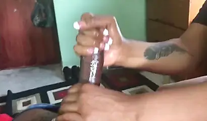 Black babe shows us how to jerk off her boyfriend