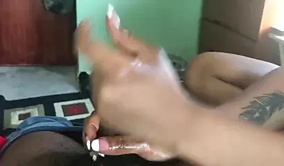 Black babe shows us how to jerk off her boyfriend