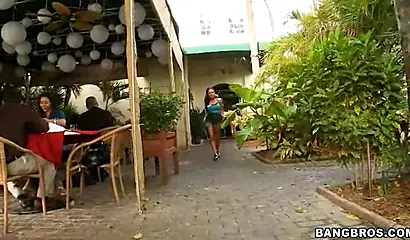 Big booty white and black girls chilling at restaurant passing some free BJs