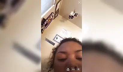 Big booty black gal bends over and twerks that big fat booty nicely for cam show