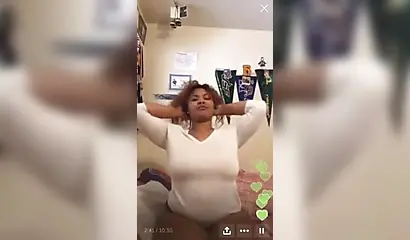 Big booty black gal bends over and twerks that big fat booty nicely for cam show