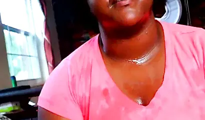 Naughty and chubby ebony gives a sloppy blowjob before having her cunt hammered