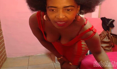 Old black girl with a thunder ass shows it around and spreads her ass cheeks