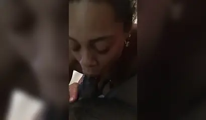 Naughty ebony amateur gives a sloppy blowjob and gets rewarded with a mouthful