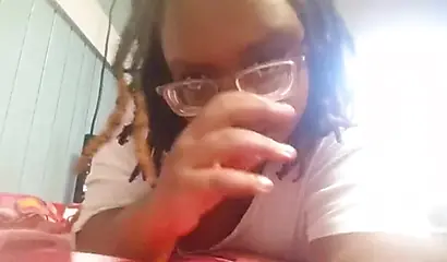 Nerdy black girl with big ass has some fun in her webcam show as she masturbates