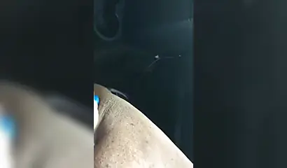 BBW black amateur seduces her Uber driver an masturbates by rubbing her pussy