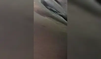 BBW black amateur seduces her Uber driver an masturbates by rubbing her pussy