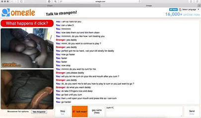 Submissive ebony amateur with enormous tits masturbates in her sex webcam show