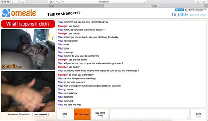 Submissive ebony amateur with enormous tits masturbates in her sex webcam show