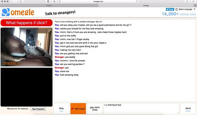 Submissive ebony amateur with enormous tits masturbates in her sex webcam show