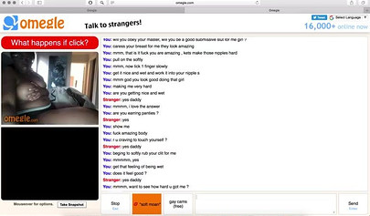 Submissive ebony amateur with enormous tits masturbates in her sex webcam show