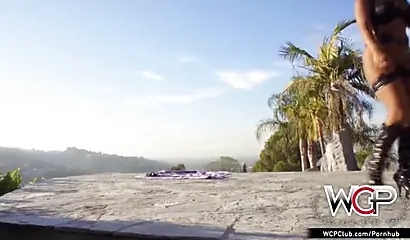 Curvy ebony amateurs seduce each other before fucking their pussies with dildoes