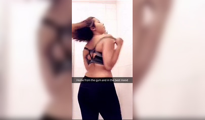 Ebony stripper with big ass inserts a remote toy in her pussy and cums hard