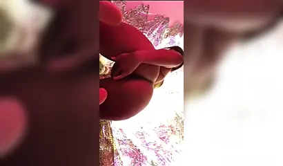 Ebony stripper with big ass inserts a remote toy in her pussy and cums hard