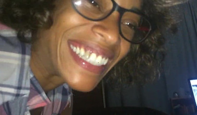 Nerdy ebony babe deserves to be fucked after performing a stunning blowjob