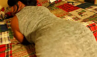 Babe with massive ass shows off that bubble butt and gets cum on her cheeks