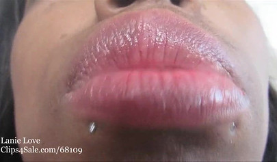 Black babe with gorgeous legs shows off her body in amazing solo video at home