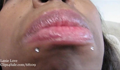 Black babe with gorgeous legs shows off her body in amazing solo video at home