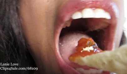 Black babe with gorgeous legs shows off her body in amazing solo video at home