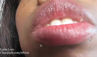 Black babe with gorgeous legs shows off her body in amazing solo video at home