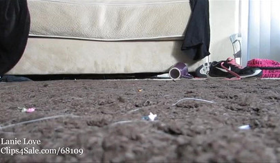 Black babe with gorgeous legs shows off her body in amazing solo video at home